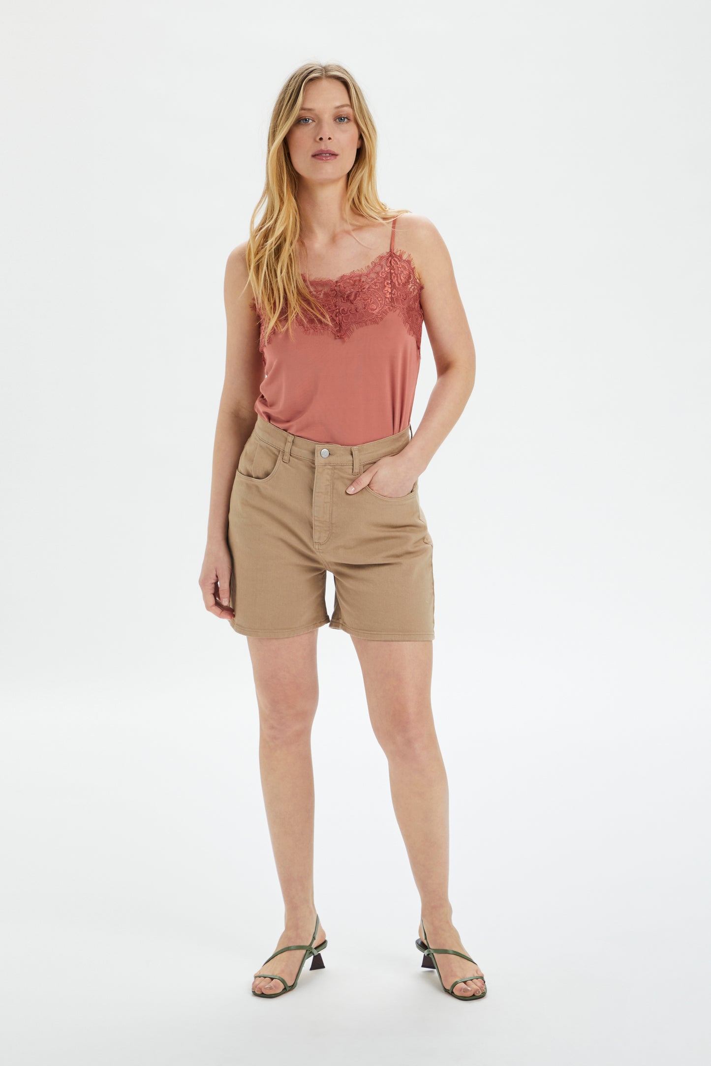 Clara Singlet Cedar Wood