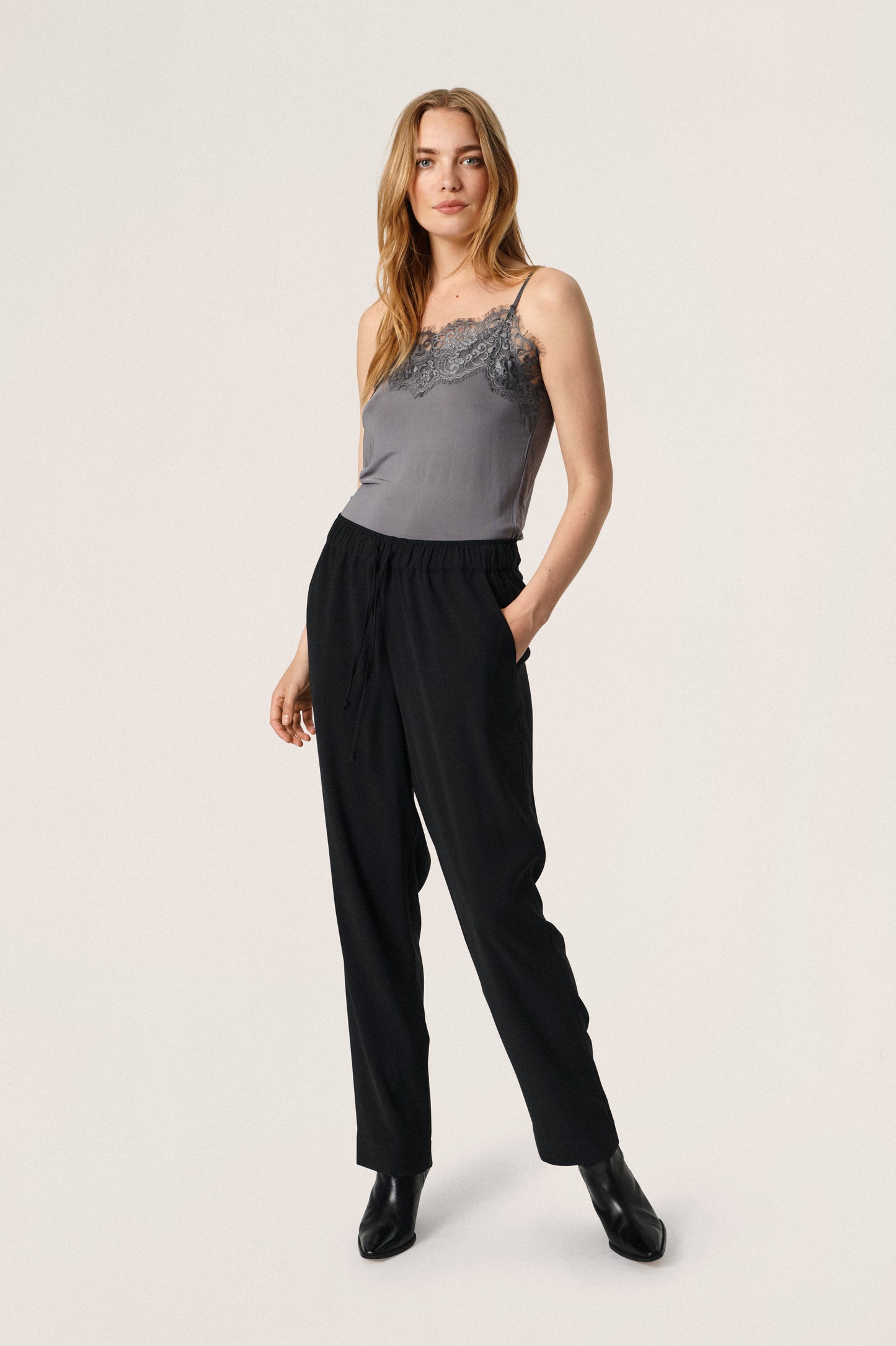 Clara Singlet Sedona Sage