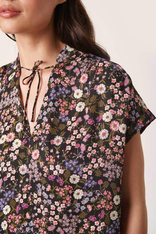 Kimaya Rafina Top Black Floral Expression Print