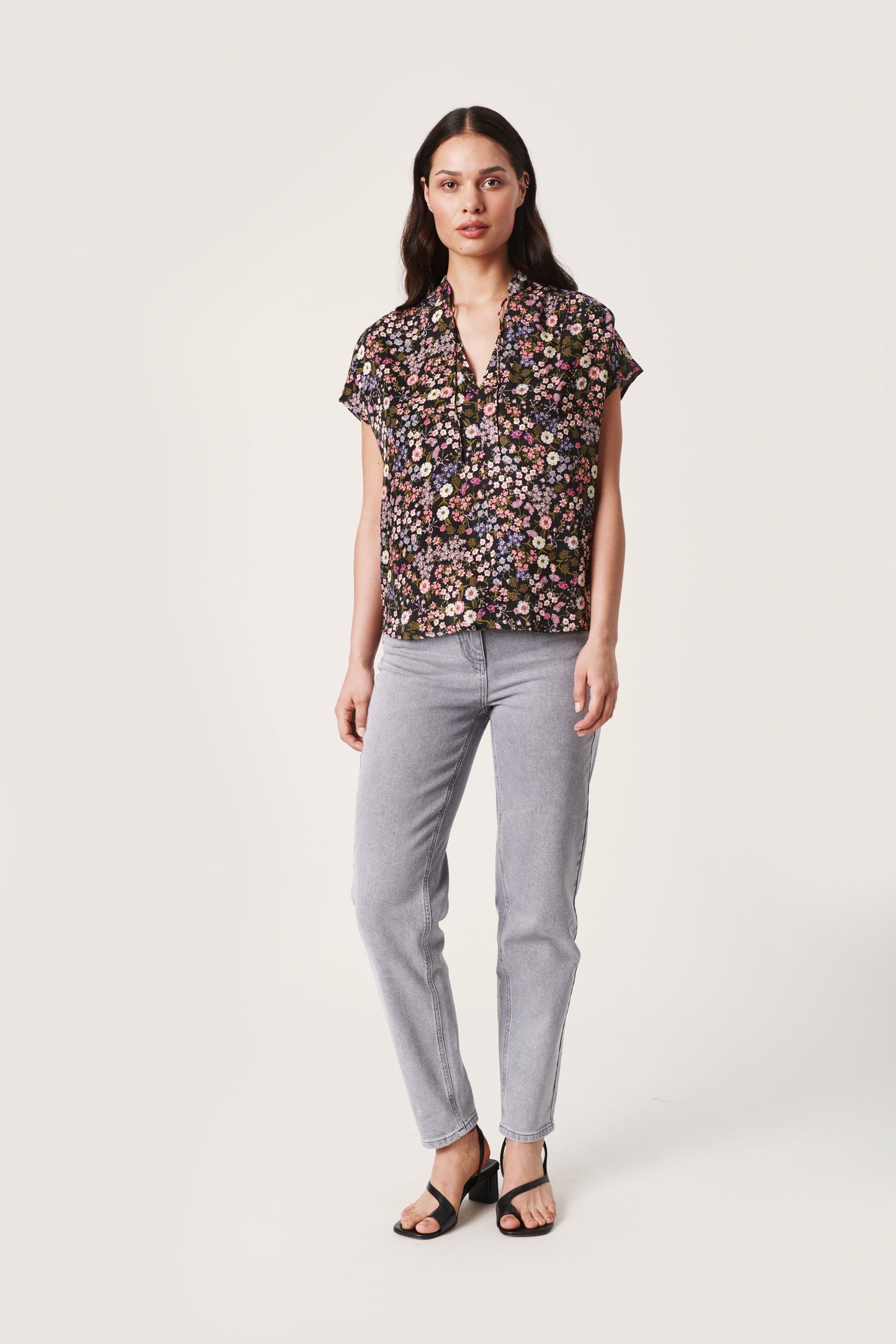 Kimaya Rafina Top Black Floral Expression Print