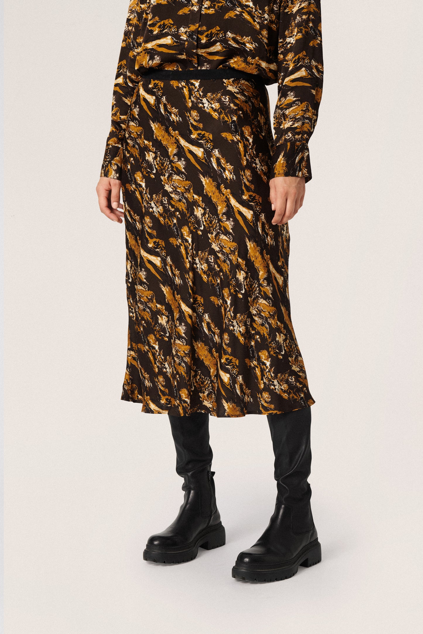 Soaked in Luxury Aisha Skirt STUDIO Skirts Black Mountain Print
