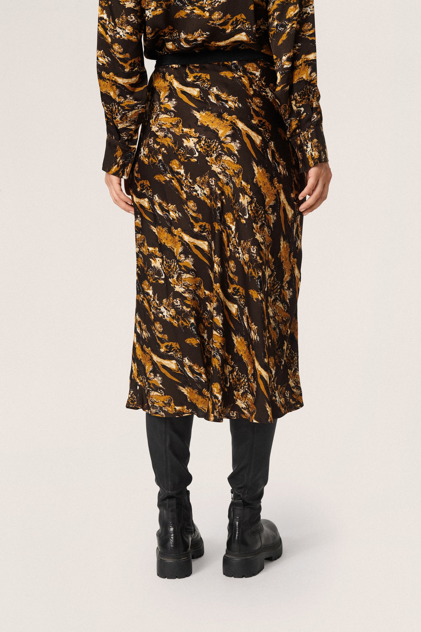 Soaked in Luxury Aisha Skirt STUDIO Skirts Black Mountain Print