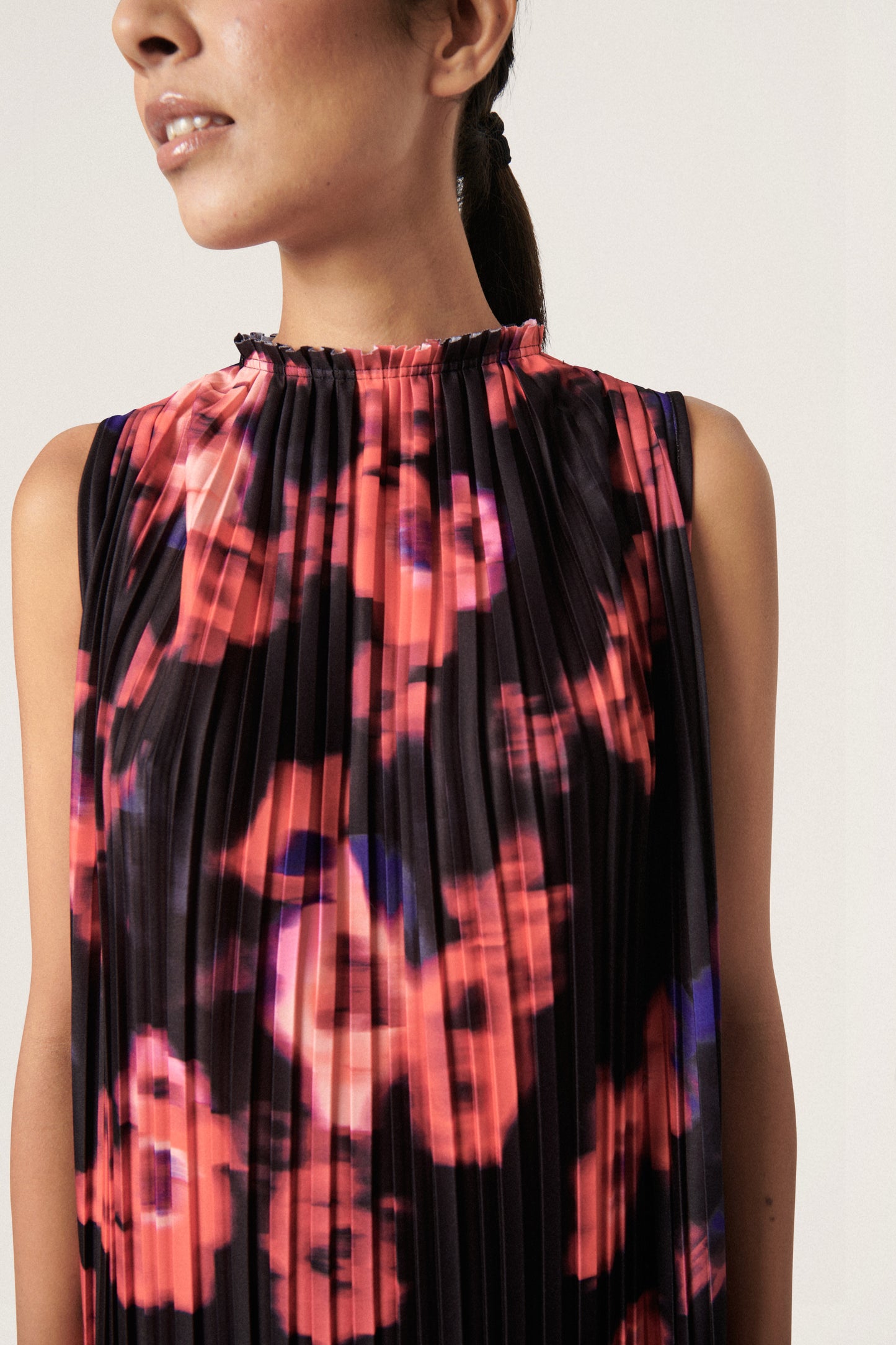 Soaked in Luxury Alice Dress Dresses Red Blurred Flower Print