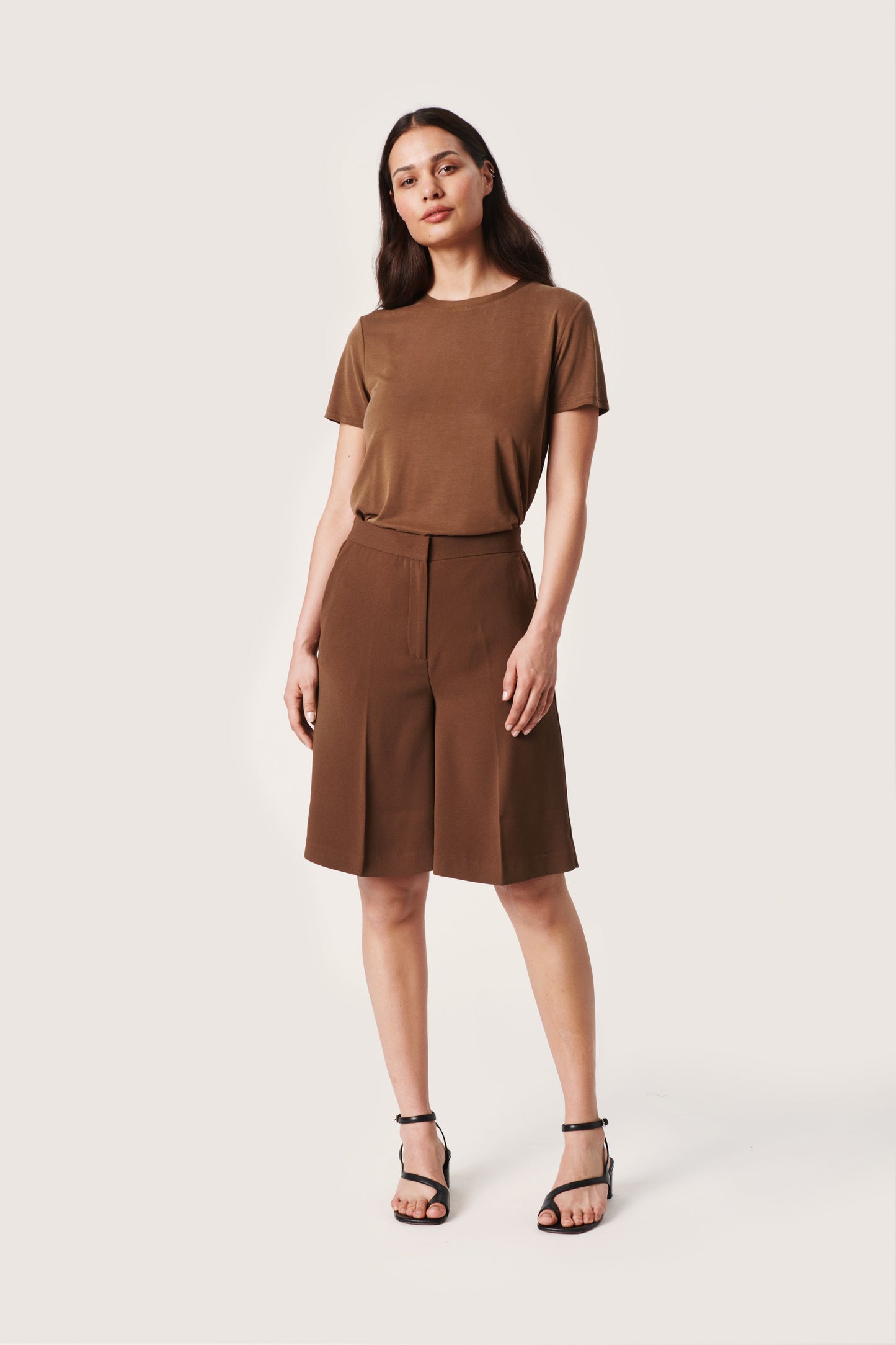 Soaked in Luxury Bruna Shorts Shorts Desert Palm