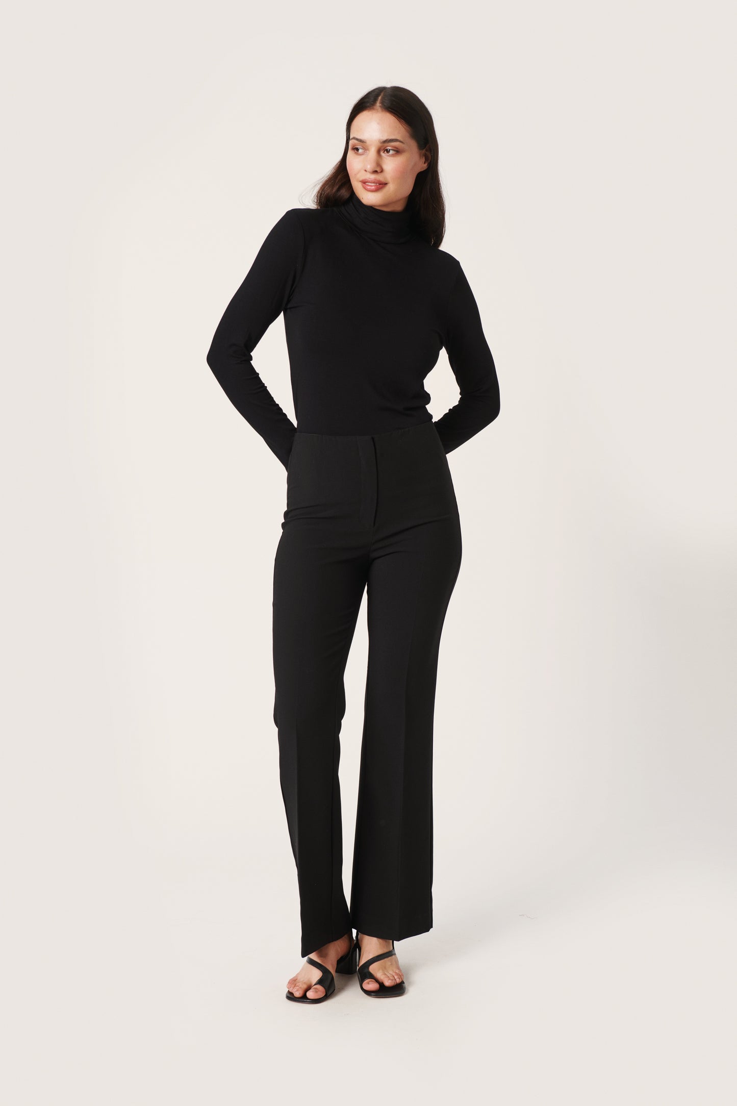 Soaked in Luxury Hanadi Rollneck LS T-shirts Black
