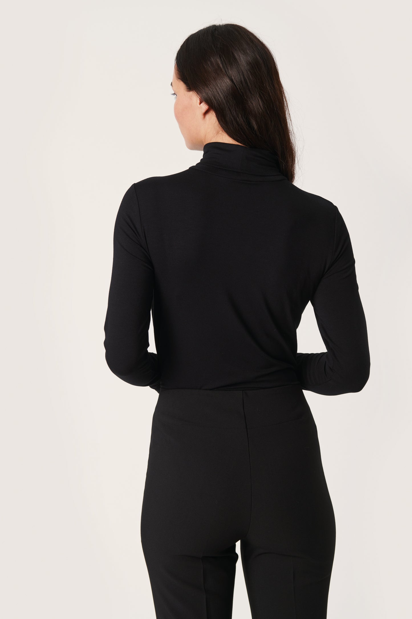 Soaked in Luxury Hanadi Rollneck LS T-shirts Black