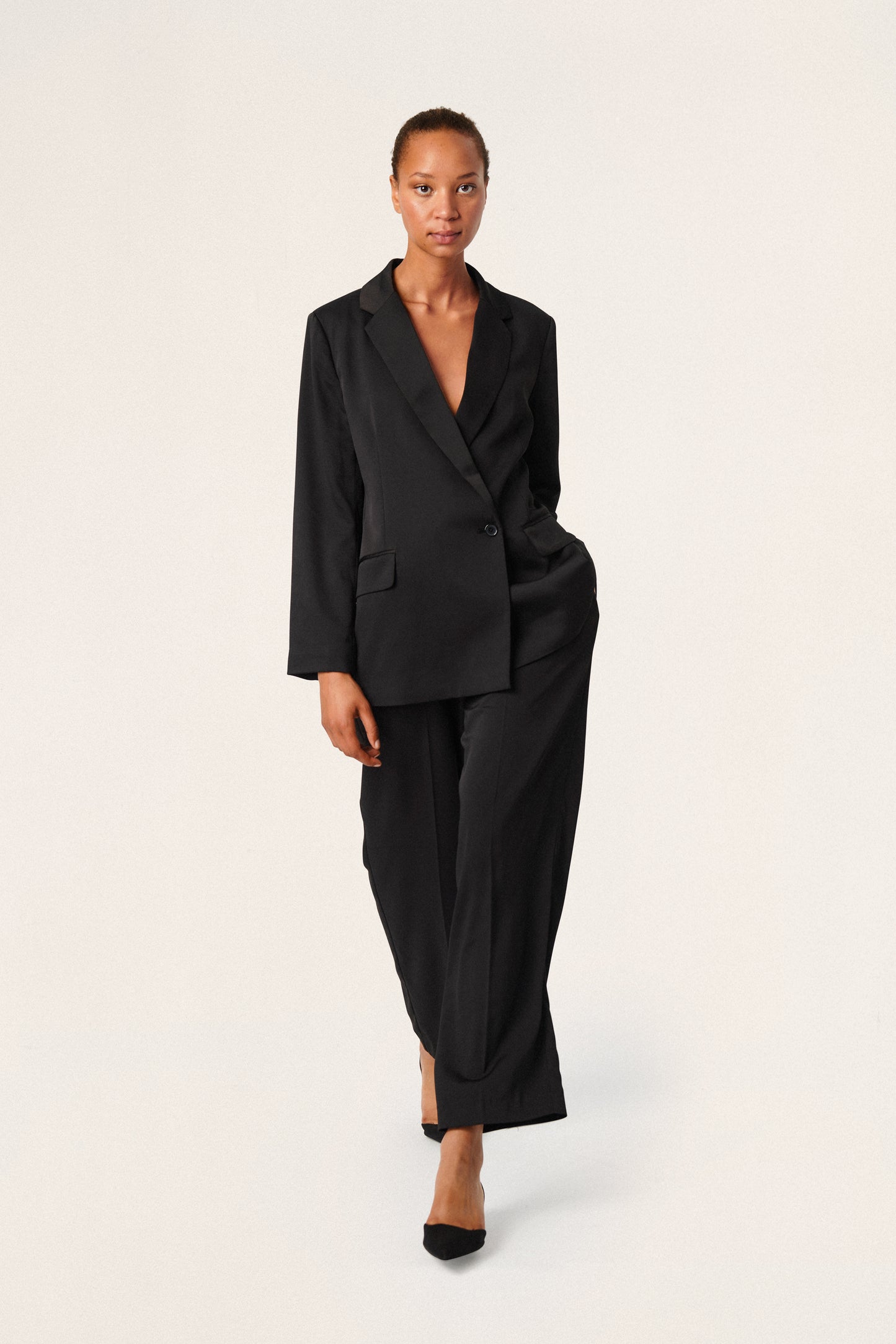 Soaked in Luxury Nora Blazer Jackets Black