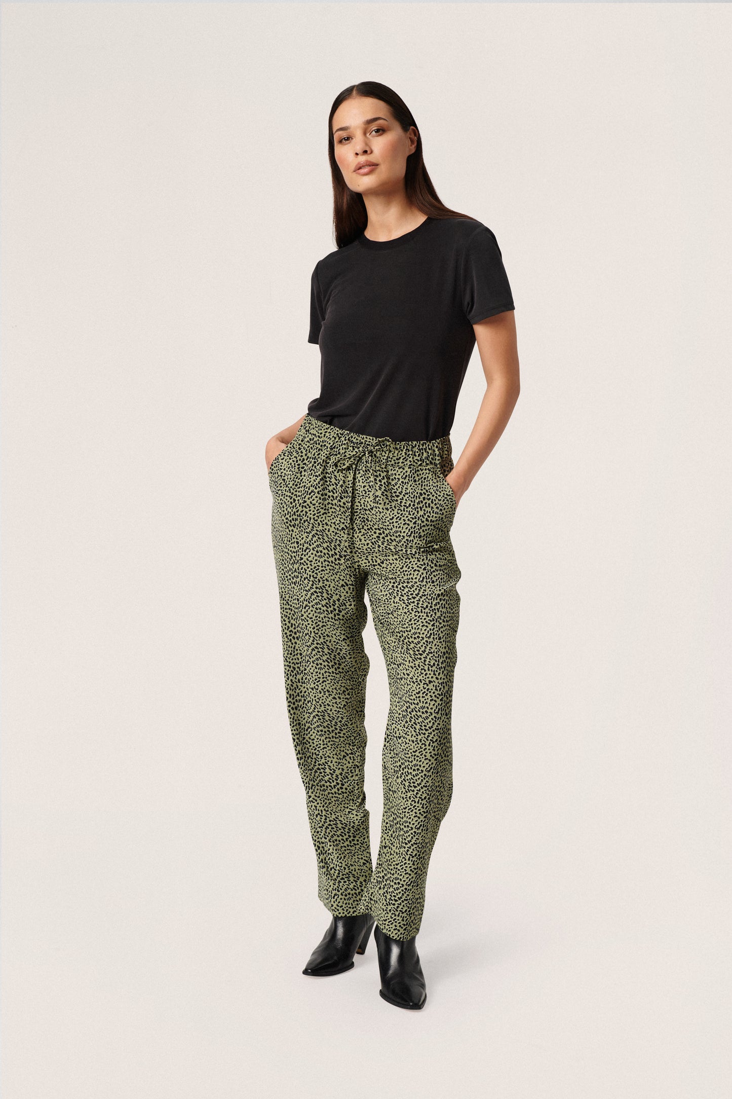 Soaked in Luxury Shirley Printed Pants Trousers Olive Mini Leopard Print