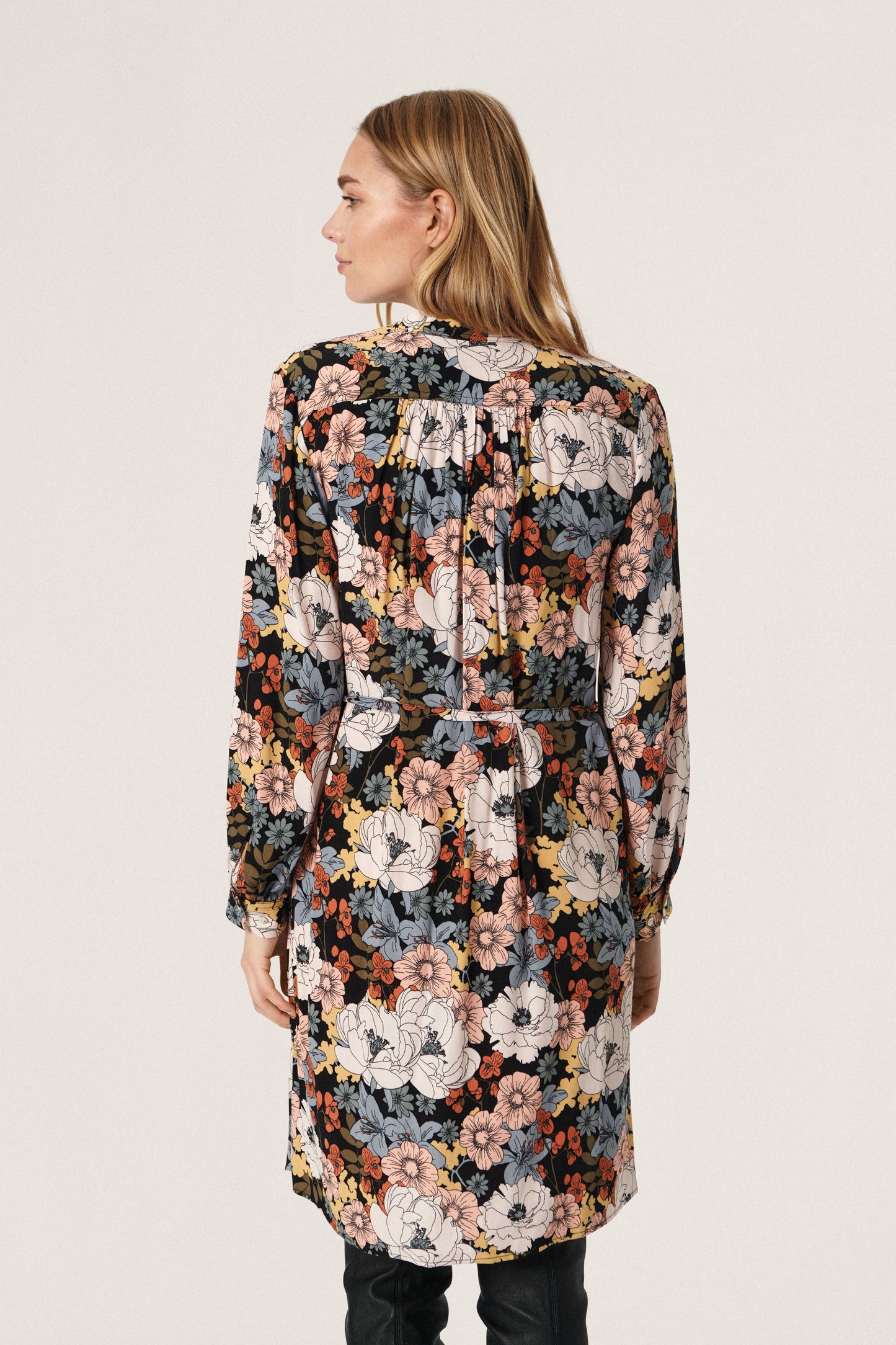 Soaked in Luxury Sylvia Shirt Dress Dresses Black Large Poppy Print