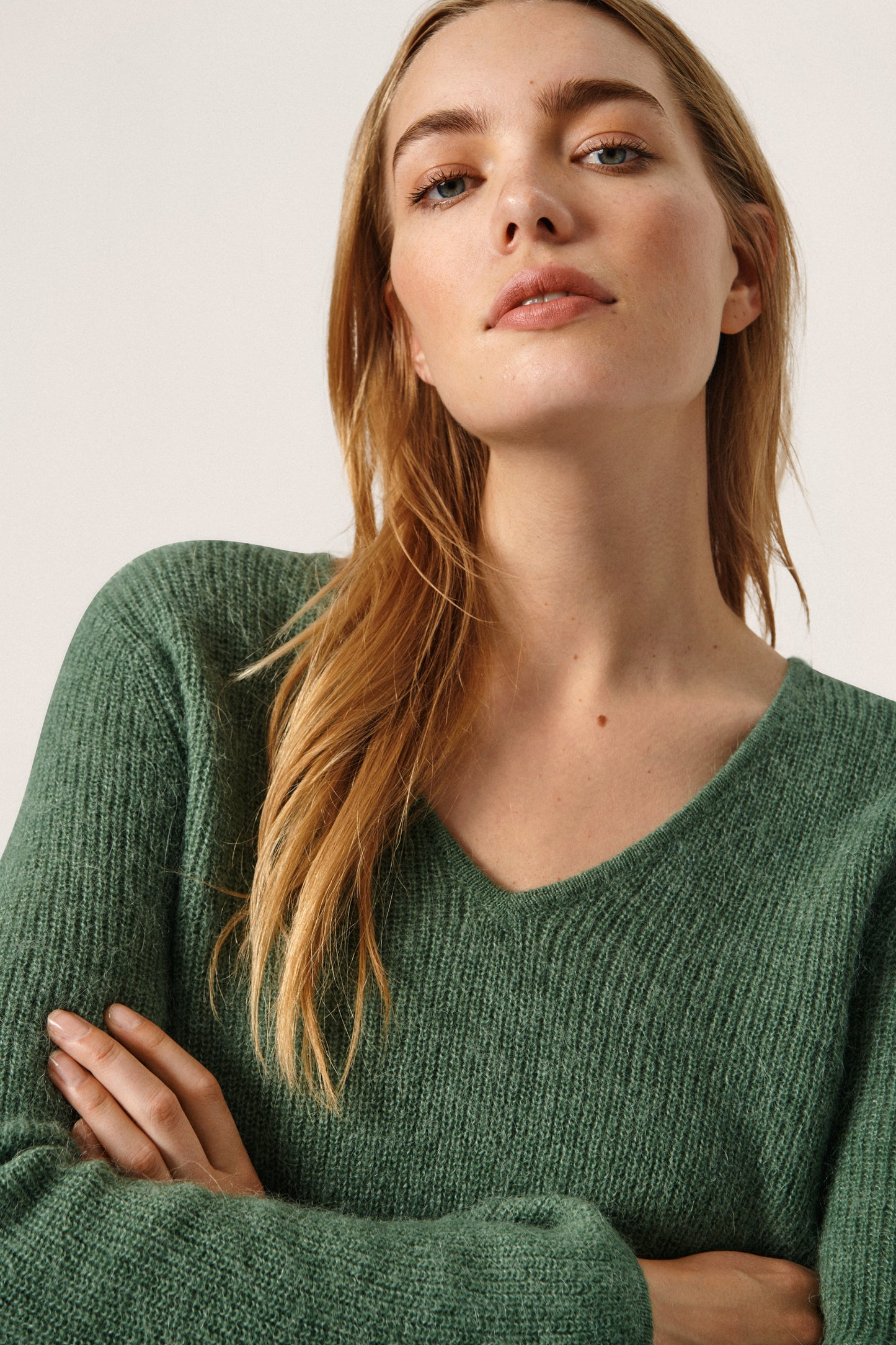 Soaked in Luxury Tuesday V-Neck Jumper LS Knit Dark Ivy