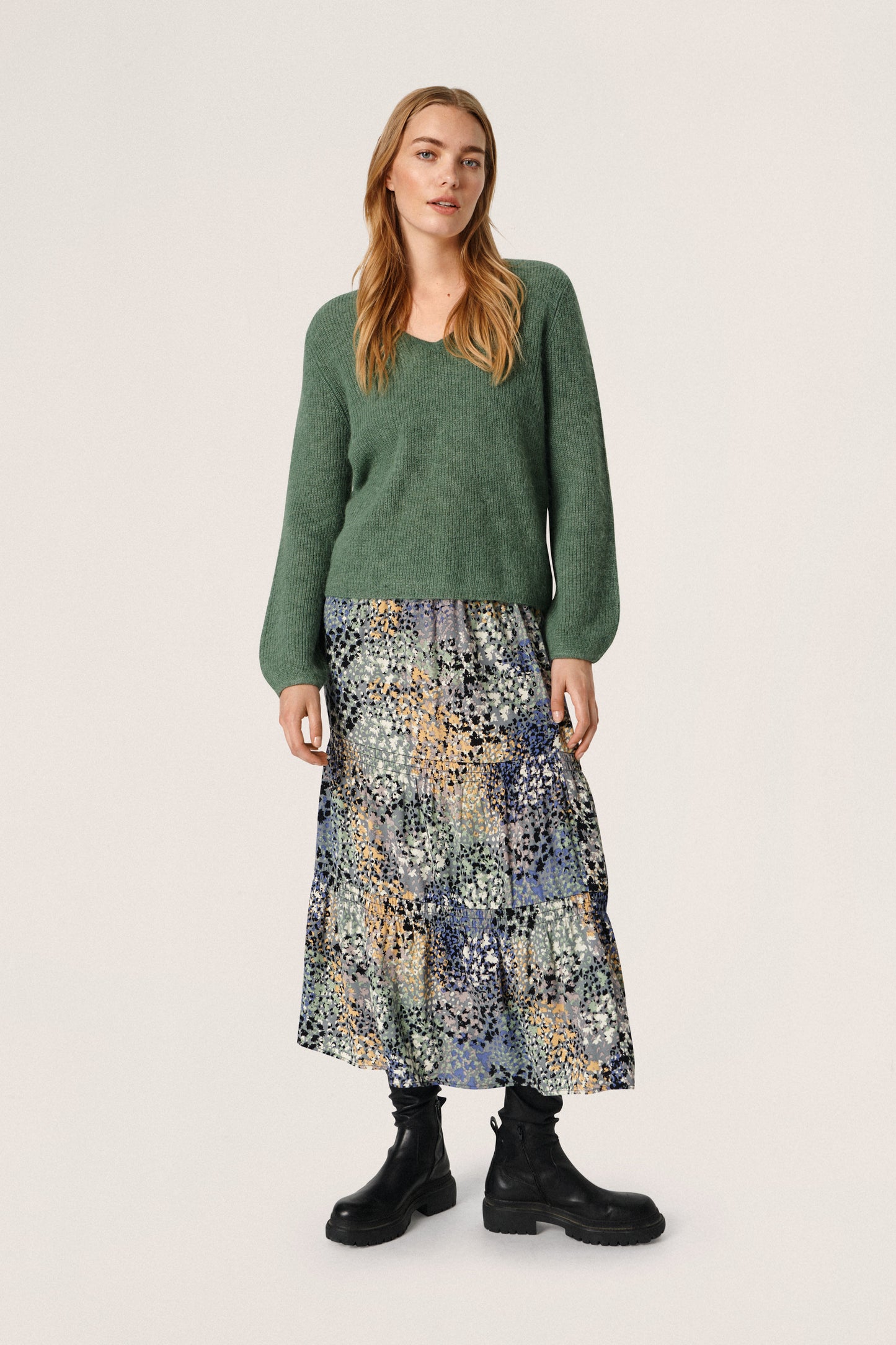 Soaked in Luxury Tuesday V-Neck Jumper LS Knit Dark Ivy