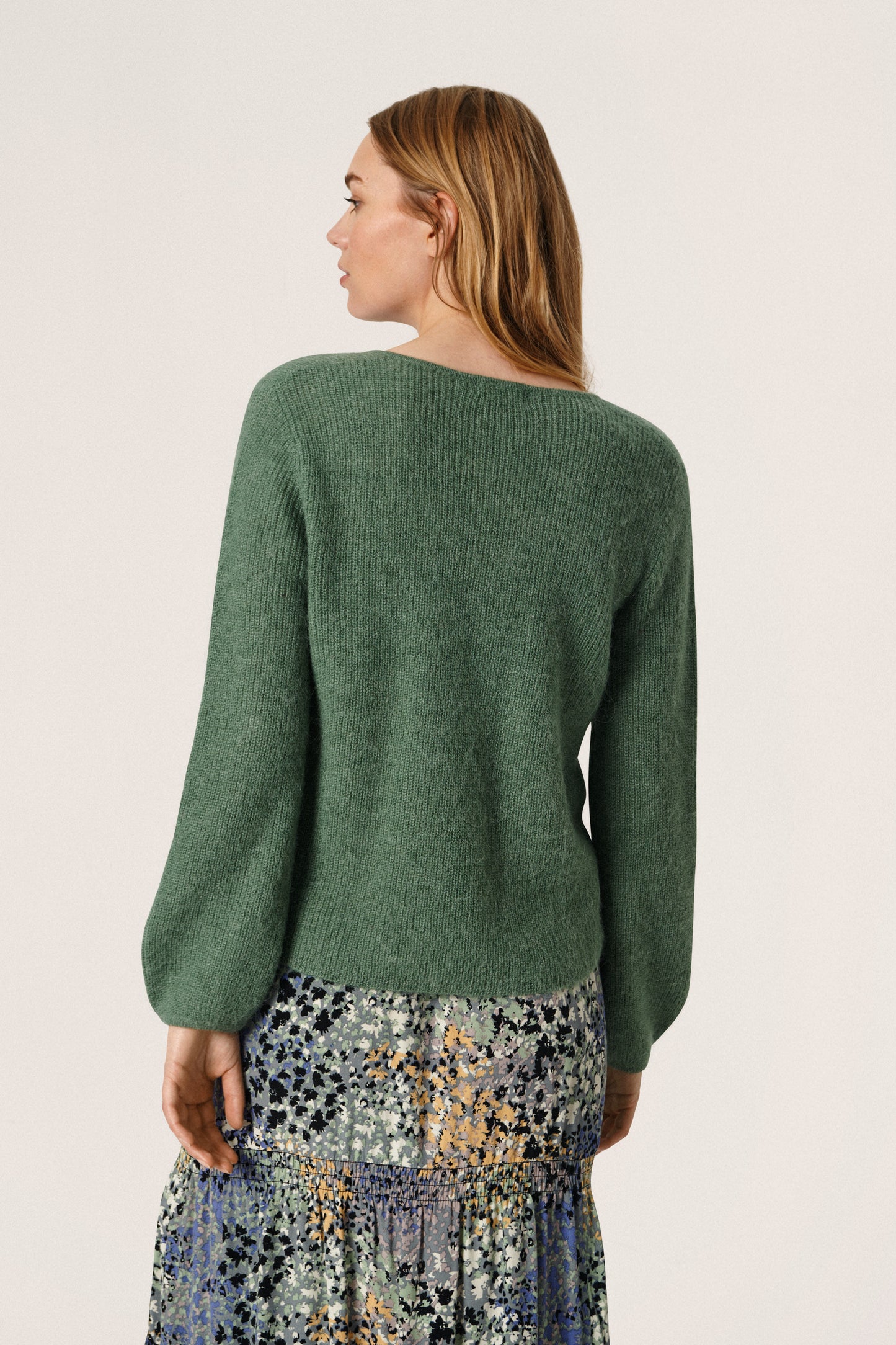Soaked in Luxury Tuesday V-Neck Jumper LS Knit Dark Ivy