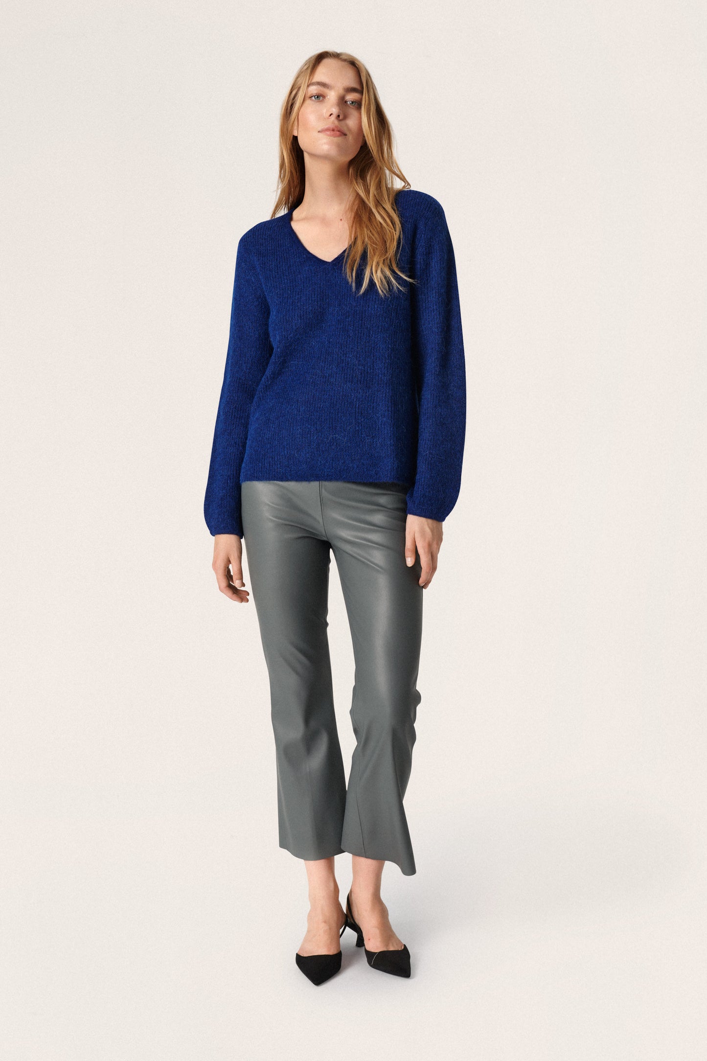 Soaked in Luxury Tuesday V-Neck Jumper LS Knit Sodalite Blue