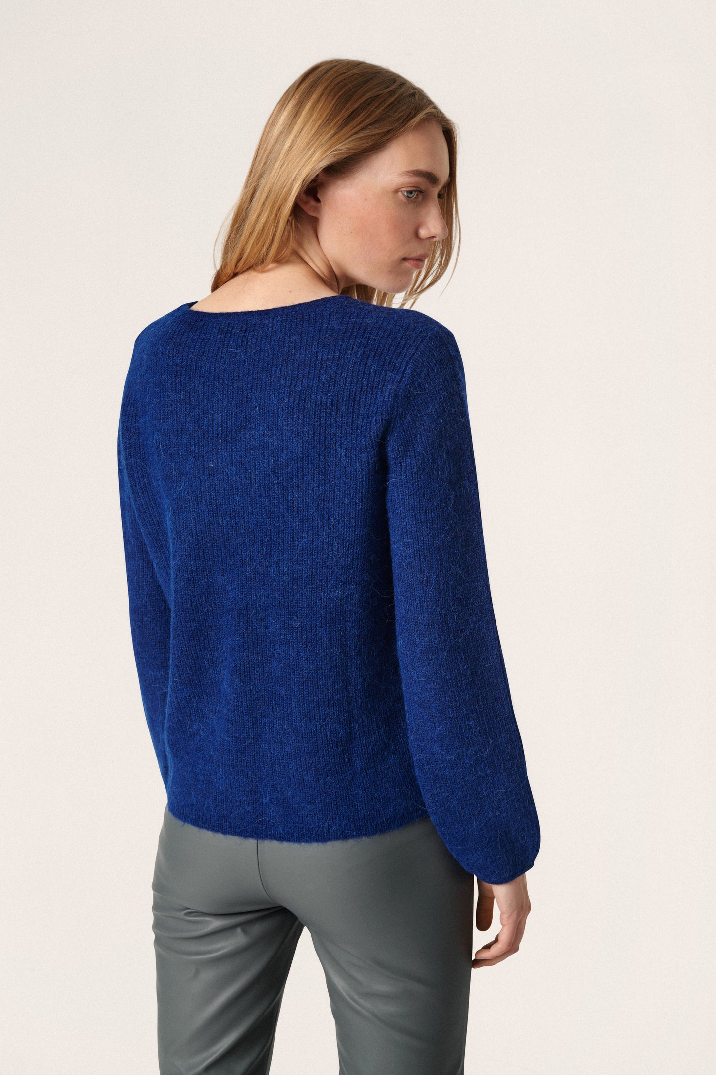 Soaked in Luxury Tuesday V-Neck Jumper LS Knit Sodalite Blue