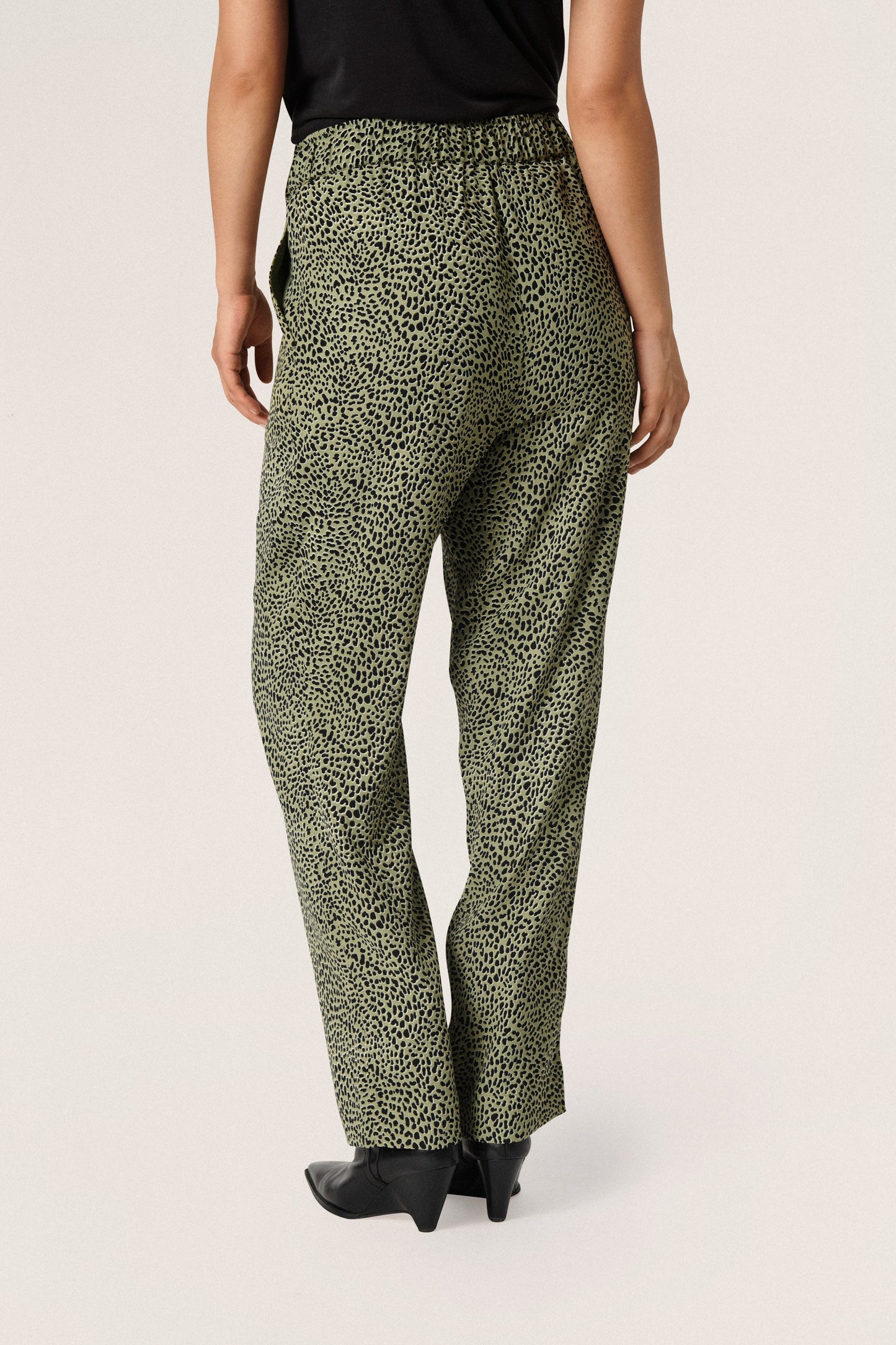 Soaked in Luxury Shirley Printed Pants Trousers Olive Mini Leopard Print