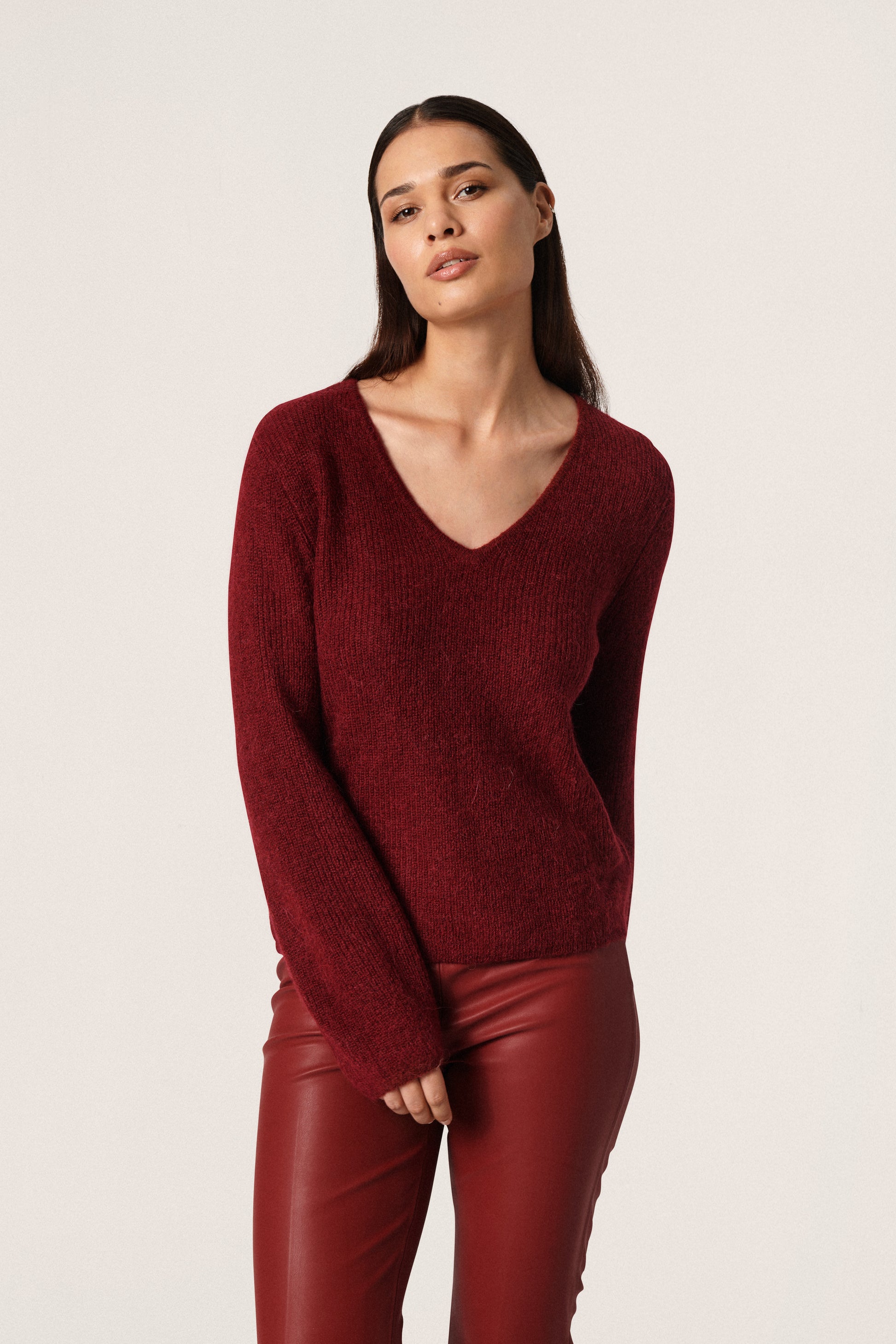 Soaked in Luxury Tuesday V-Neck Jumper LS Knit Rhubarb